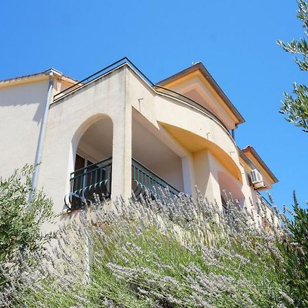 Villa Dvorine 迪斯诺 外观 照片